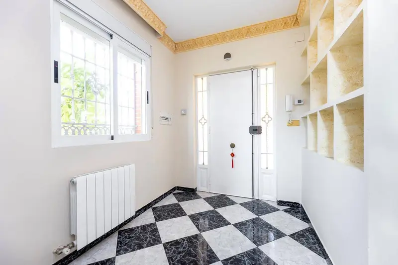 Chalet en Venta Ogíjares Granada Lujo Piscina Pista Deportiva