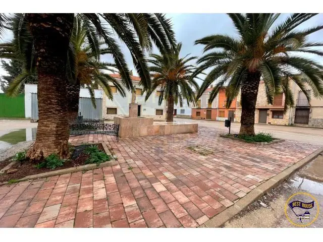 Bloque de Pisos en Venta en Villarejo de Fuentes