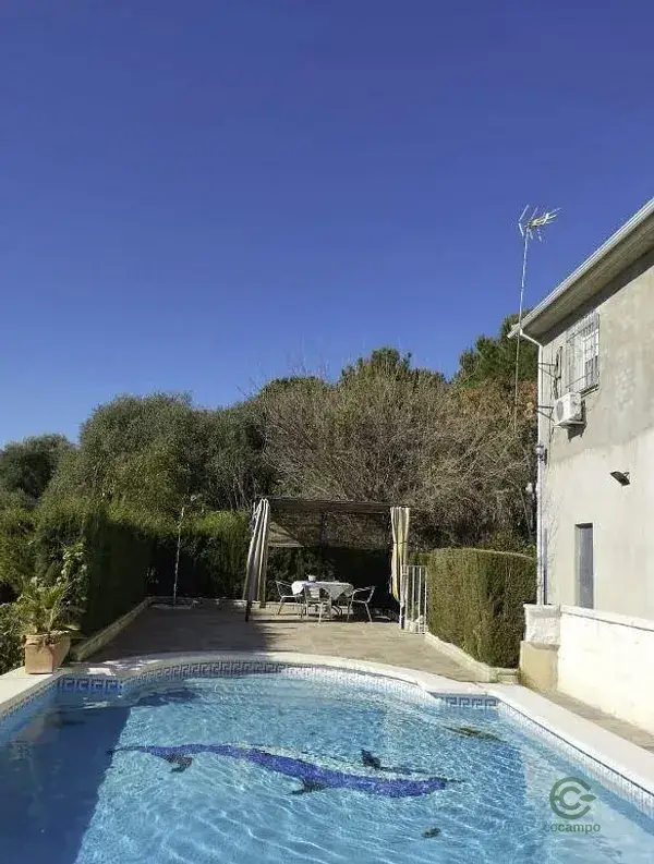 Chalet con Piscina en Cuevas Bajas