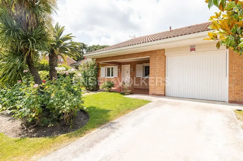 Casa en Alquiler Pozuelo de Alarcón 4 Dormitorios 3 Baños