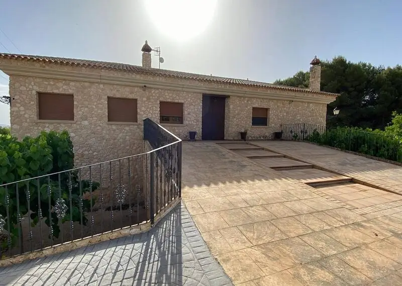 Villa 5 Dormitorios Villena Alicante