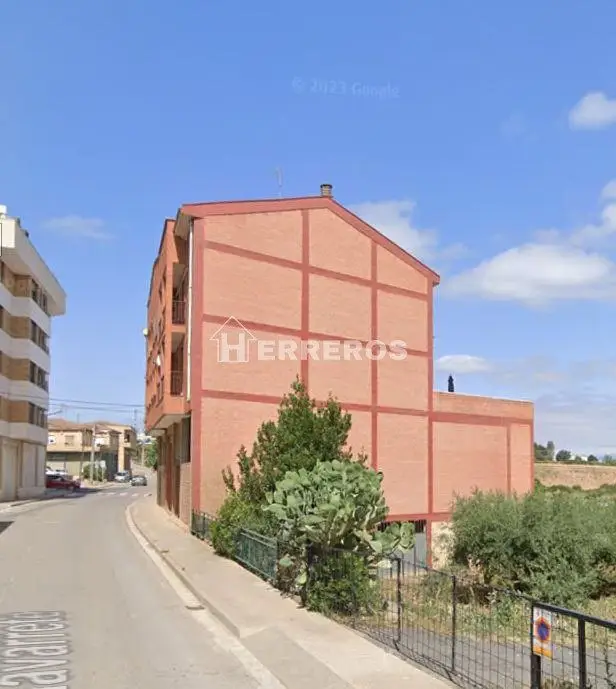 Venta Local Comercial Lardero 230m2 con Sótano y Terreno