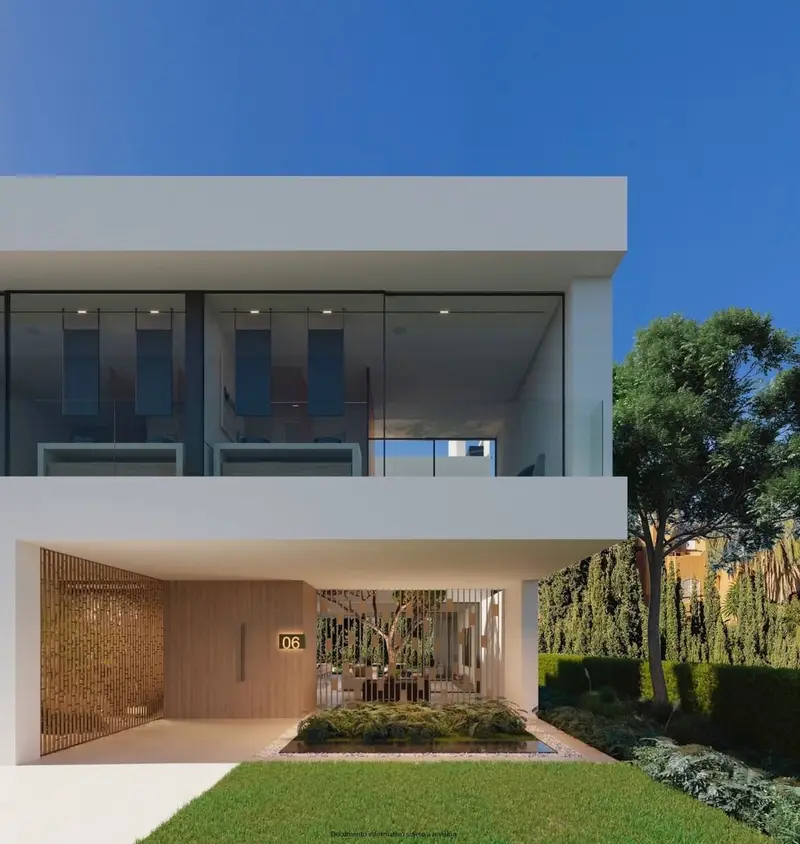 Villas de Lujo en Marbella:  6 Casas con Piscina y Jardines Privados