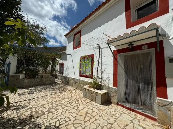 Cortijo con 4 Dormitorios en Venta en Chercos