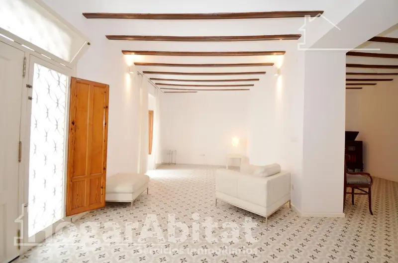 Casa reformada con terraza en Pego centro