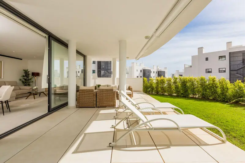 Apartamento en Fuengirola con 2 Dormitorios y 2 Baños