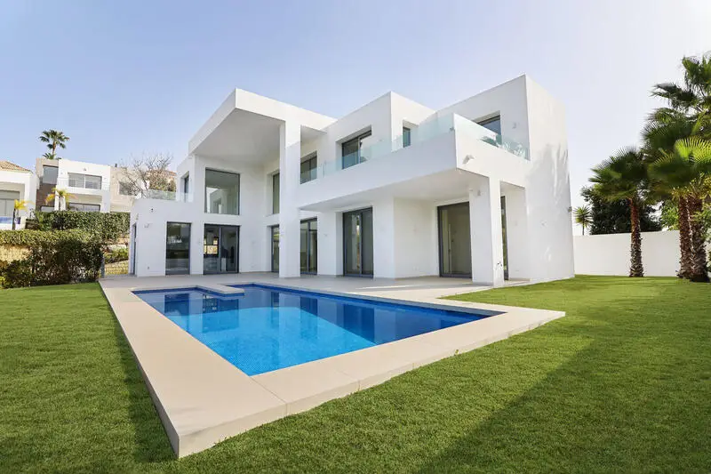 Villa 5 Dormitorios Lujo Puerto del Capitan Benahavis