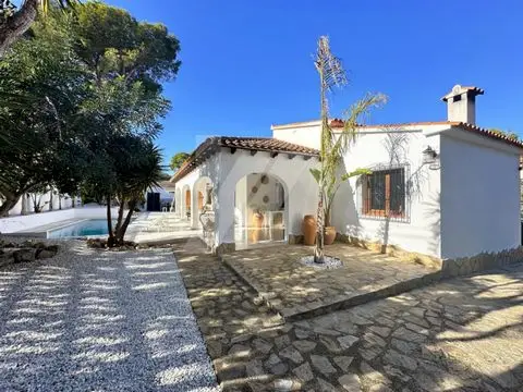Villa Mediterránea en Cap Blanc Moraira