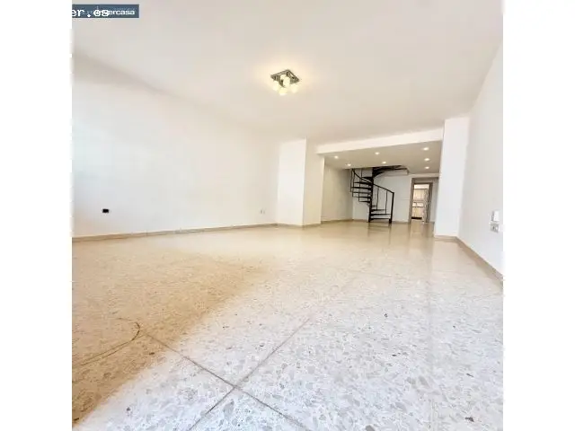 Dúplex en Planta Baja con Piscina Comunitaria en Aldaia