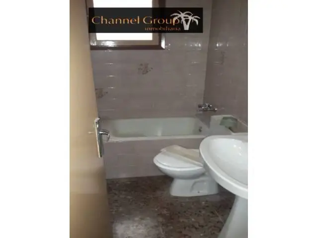 Se Alquila Entresuelo Comercial Avenida Libertad 140m2