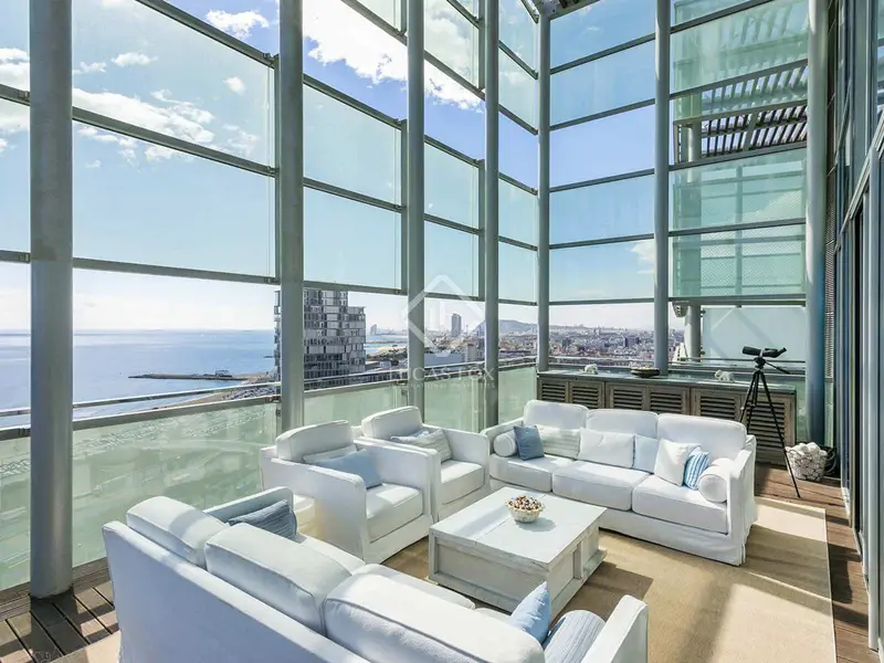 Atico en Diagonal Mar con Vistas Panoramicas y Piscina Privada