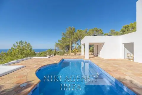 Villa de Lujo con Vistas Panorámicas en San Agustín Ibiza
