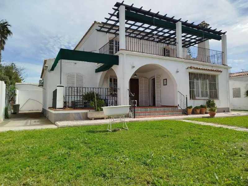 Chalet en Venta La Jara Sanlucar Barrameda 5 Dormitorios Terraza