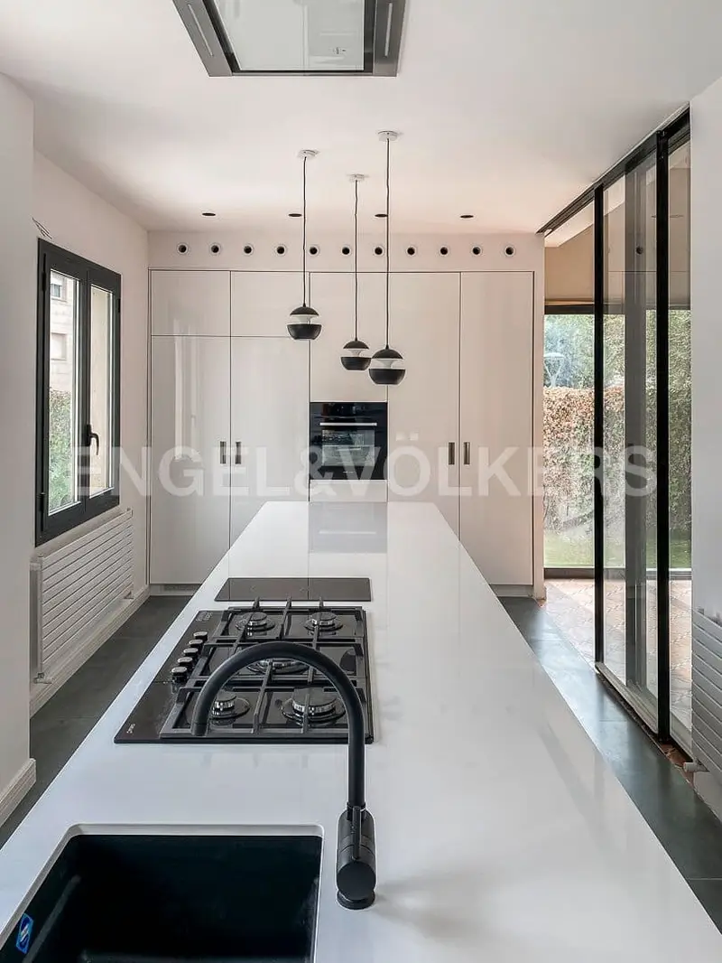 Chalet en Sitges con Piscina y Barbacoa Cerca de la Playa