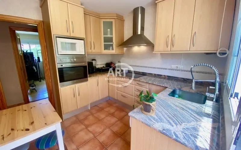 Chalet en Venta L Eliana 258m2 3 Dormitorios Jardin Piscina