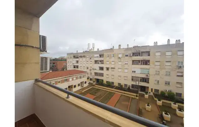 Alquiler de Habitaci
 en Apartamento Amueblado en Granada