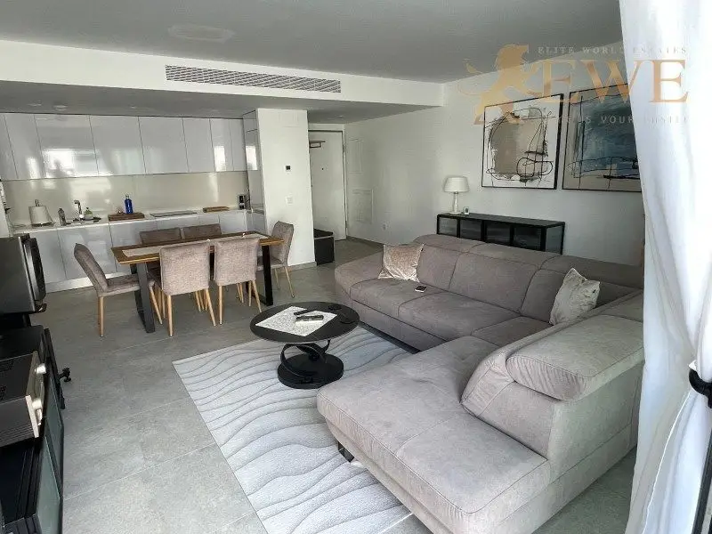Apartamento de Lujo en Gran Alacant con Piscina