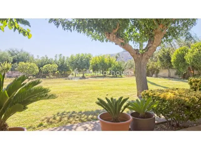Chalet en Venta cerca de Puerto Alc	dia