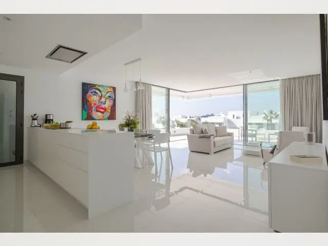 Piso de 3 Dormitorios alquiler Estepona, España