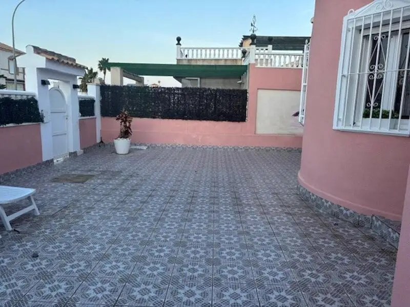 Villa de Lujo en Venta 5 Dormitorios Playa Flamenca