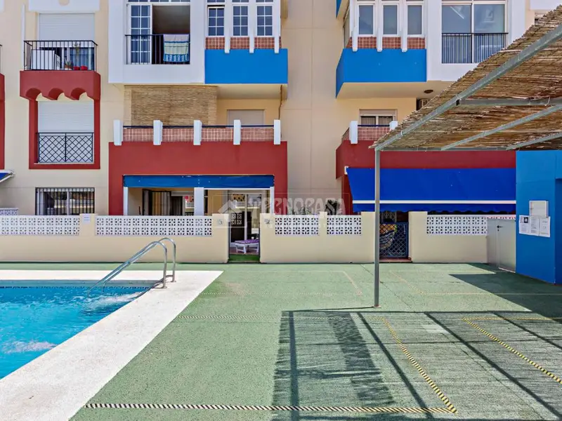 Piso en venta Roquetas de Mar segunda linea de playa
