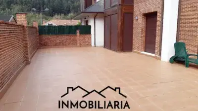 Piso en venta en Rioseco de Guriezo con jardin y piscina