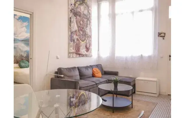 Rent 2 bedroom apartment in Madrid