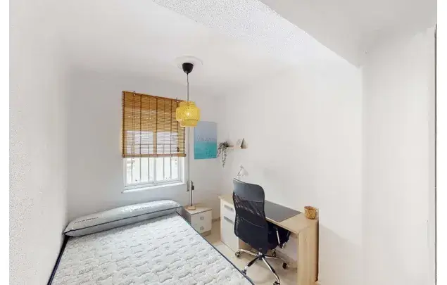 Habitaci	ón 70m	² Jerez Estancia Media Larga Dep	ósito 325