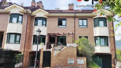 Chalet Adosado en Olivares cerca de Oviedo
