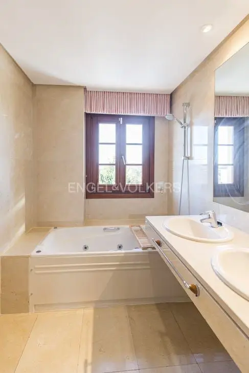 Casa en alquiler Madrid 6 dormitorios 6 baños