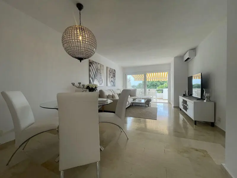 Alquiler a Largo Plazo Apartamento 2 Dormitorios El Paraiso Malaga