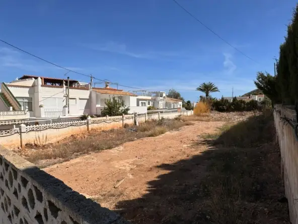 Terreno en Venta Alfaz del Pi: Chalet o Adosados con Vistas al Mar