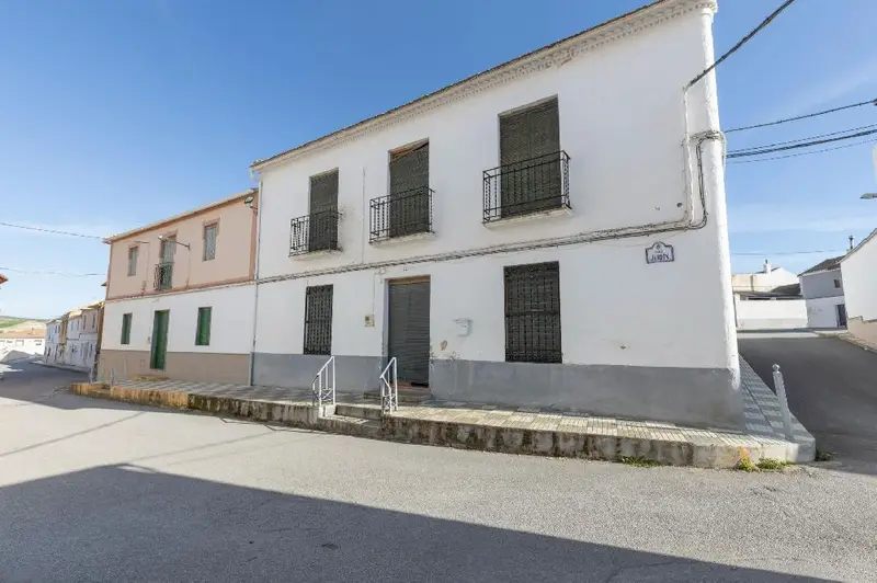 Venta Casa con Terraza en Chimeneas 196m2