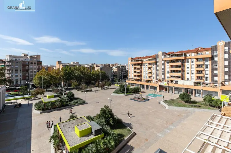 Venta Piso con Terraza en Granada Doctor Oloriz