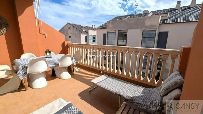 Dúplex en Venta en Jávea con Piscina 3 Dormitorios 2 Baños