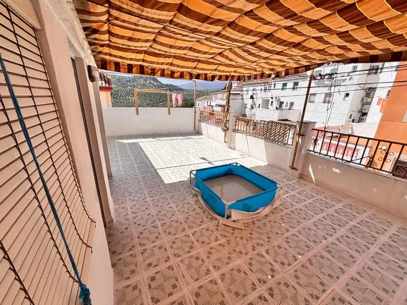 Casa en venta en Jaen 4 dormitorios 2 baños terraza