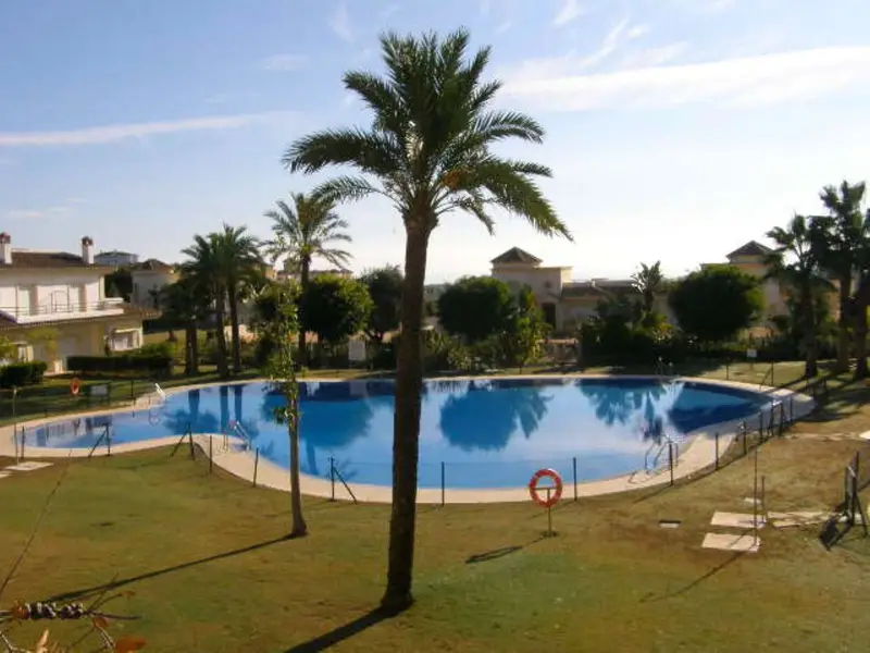 Piso de 3 Dormitorios en venta San Roque-Club, España