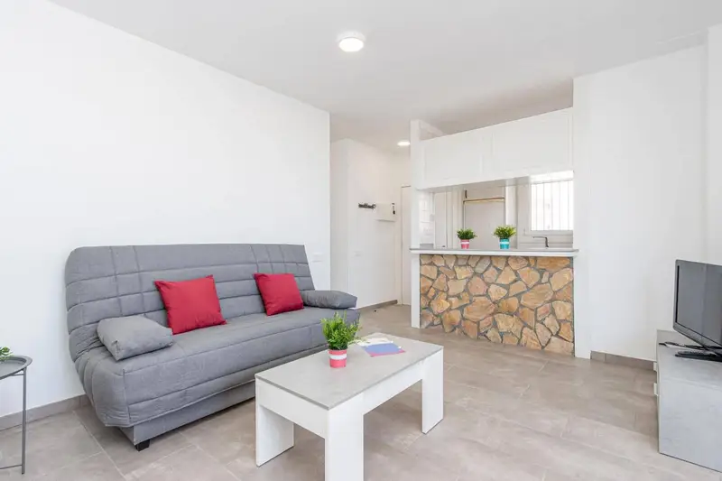 Apartamento en Empuriabrava con Vistas al Mar y Garaje Opcional