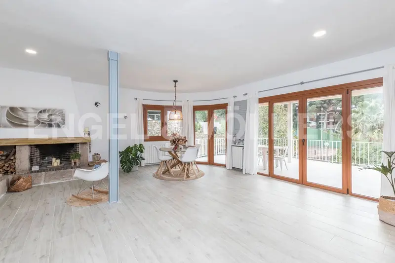 Chalet en venta Sant Pol de Mar con piscina y vistas al mar