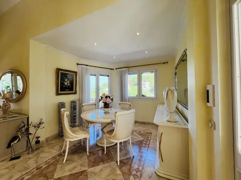 Chalet en Costa de la Calma Mallorca con Piscina y Apartamento