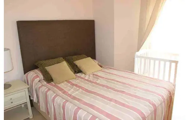Rent 4 bedroom house of 170 m² in Marbella