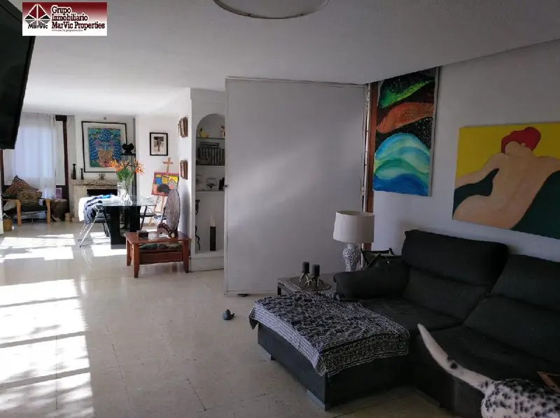 Chalet con Piscina en Pueblo Levante Benidorm 13 habitaciones