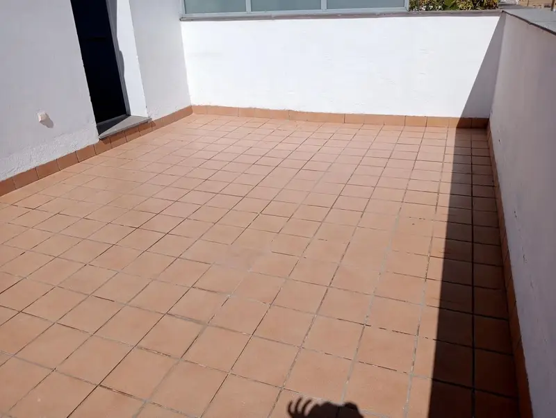 Dúplex Ático en Sevilla con Piscina y Plaza de Garaje