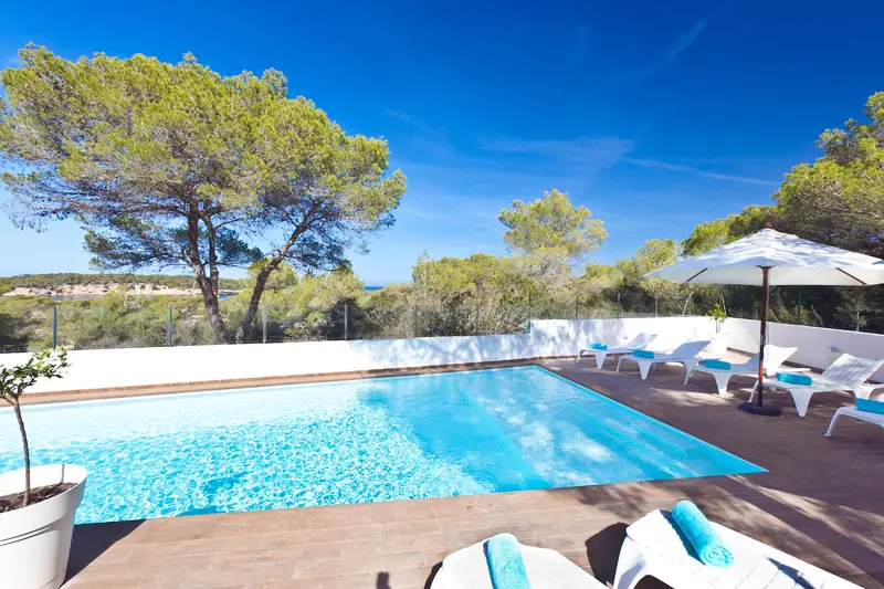 Alquiler Villa 6 Dormitorios Ibiza Piscina Privada Cala Bassa