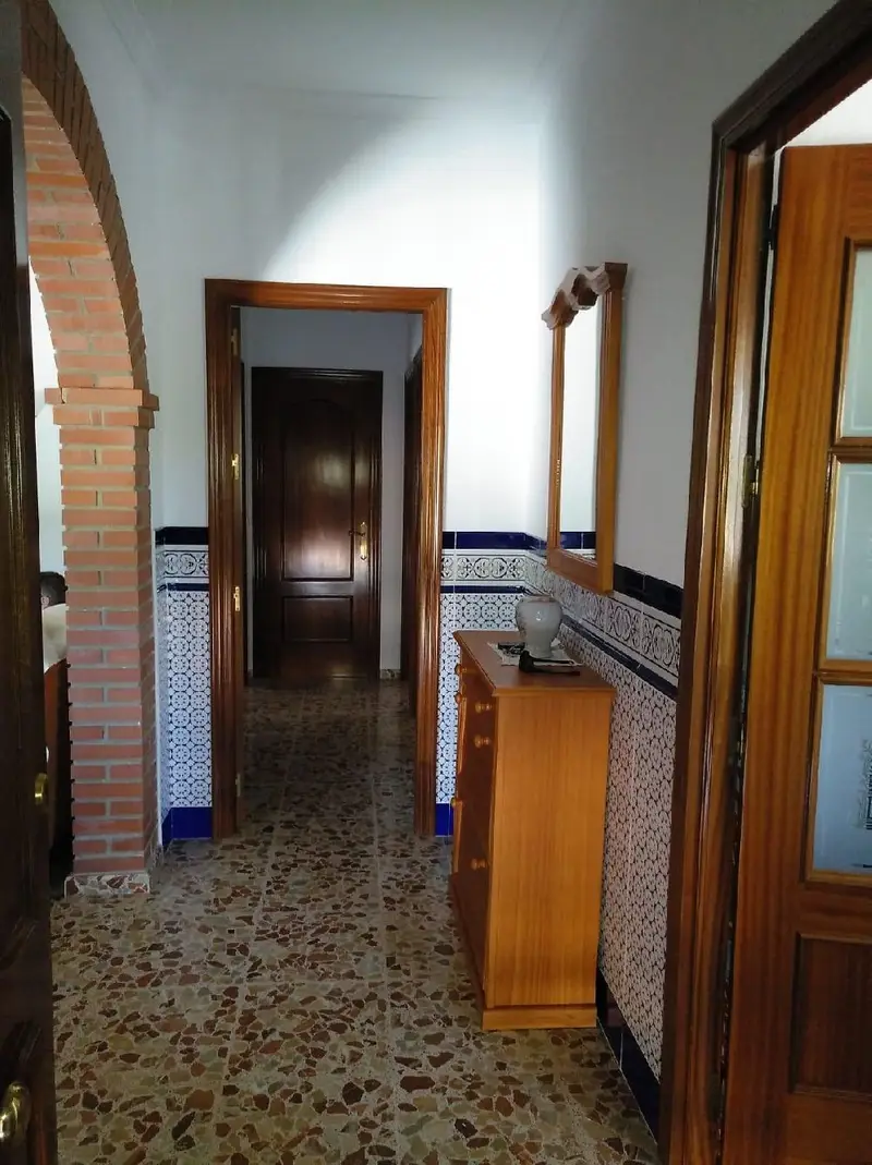 Casa en Cuevas Bajas con Piscina y Nave Almacén