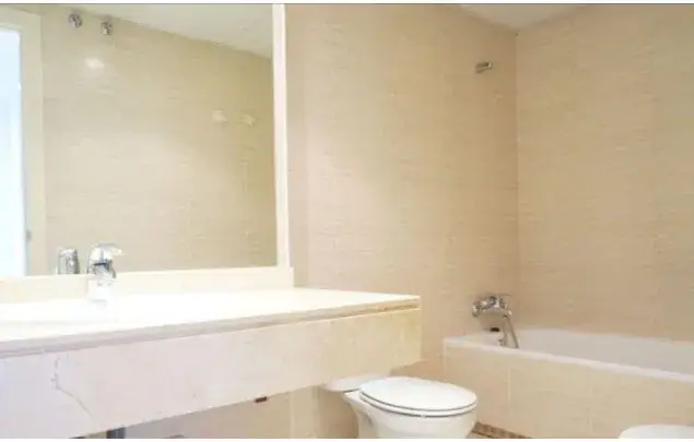 Rent 2 bedroom apartment of 122 m² in Marbella