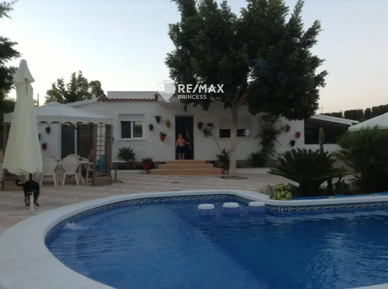 Chalet de Lujo en Venta Moralet Alicante 5 Dormitorios Piscina Barbacoa