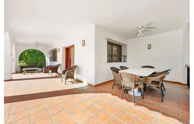 Villa Andaluza Moderna 5 Dormitorios 1591m2 Estepona