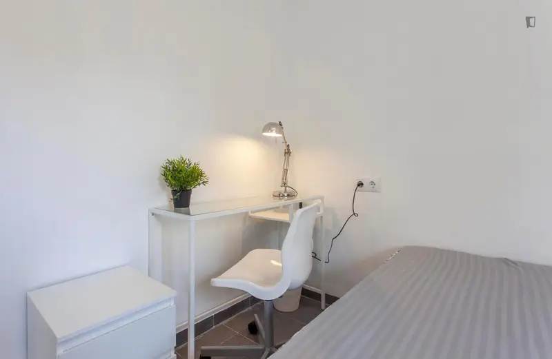 Habitacion Doble en Piso de 4 Dormitorios Valencia