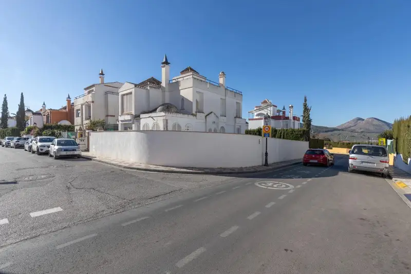 Chalet en Villas Blancas Albolote Granada
